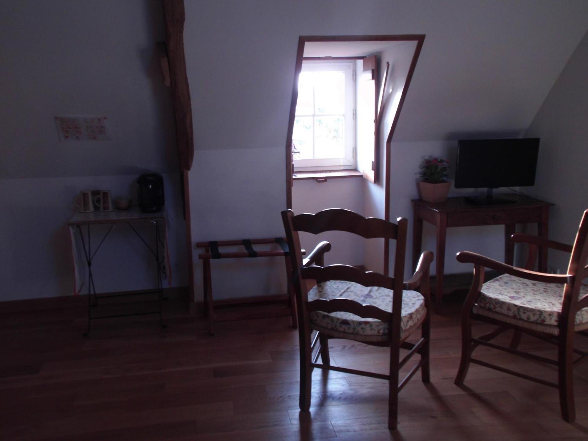 Le Clos Des Tilleuls: D-Day Suites with Private Spa Experiences La Vendelee Room photo