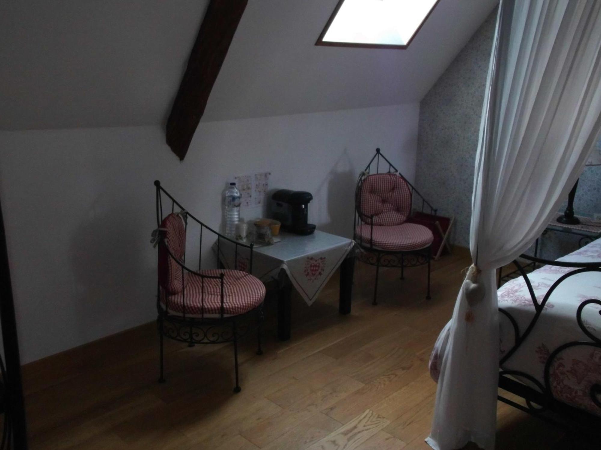 Le Clos Des Tilleuls: D-Day Suites with Private Spa Experiences La Vendelee Room photo